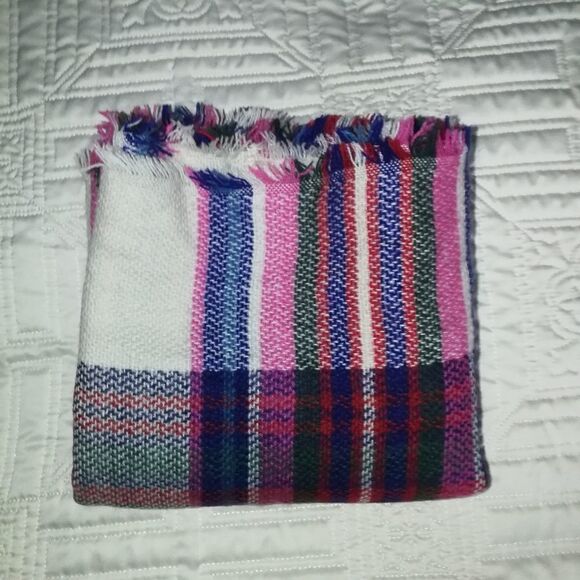 Pink Blue & White Plaid Oversized Fringed Infinity Scarf NWOT - Picture 6 of 8